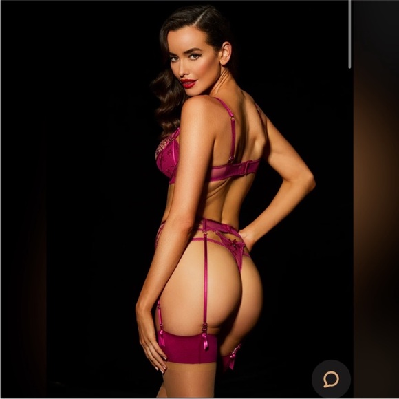 Honey Birdette Julie Berry Set - Bra 32D and Thong XS - Picture 2 of 6